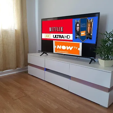 3 Bed Luxury Town Center Apartment With 50 Inch 4K Tv Нортхемптон Экстерьер фото