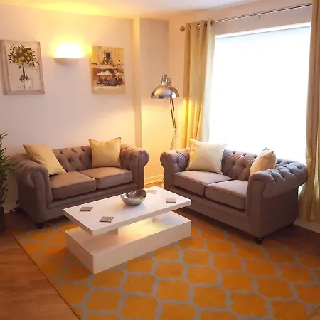 3 Bed Luxury Town Center Apartment With 50 Inch 4K Tv Нортхемптон Экстерьер фото