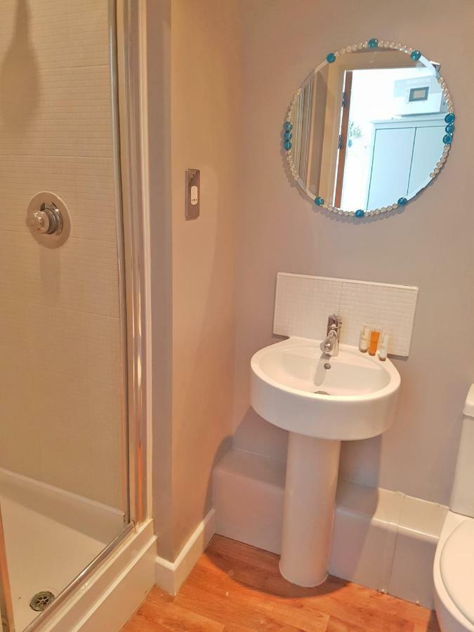 3 Bed Luxury Town Center With 50 Inch 4k Tv
