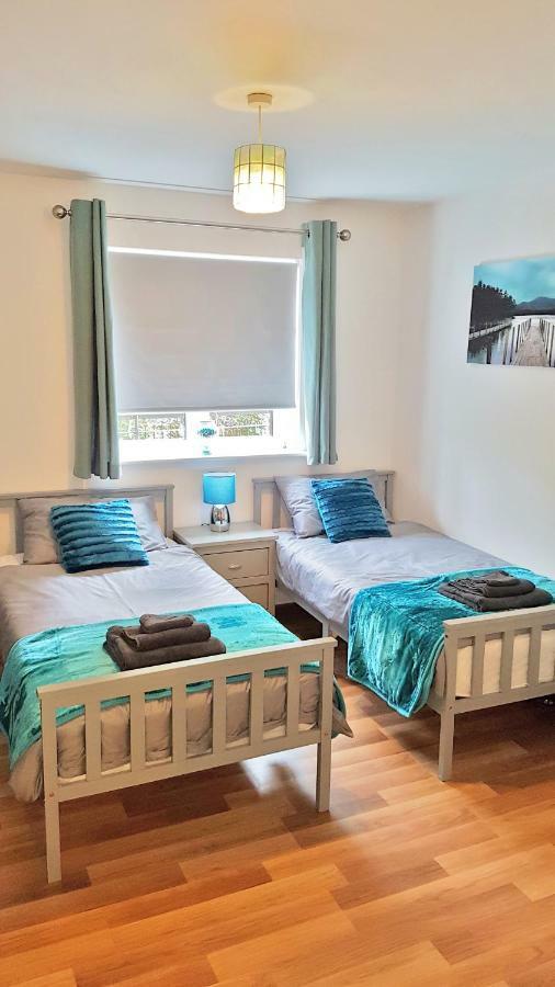 3 Bed Luxury Town Center With 50 Inch 4k Tv *