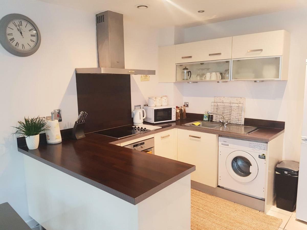 3 Bed Luxury Town Center With 50 Inch 4k Tv * Northampton